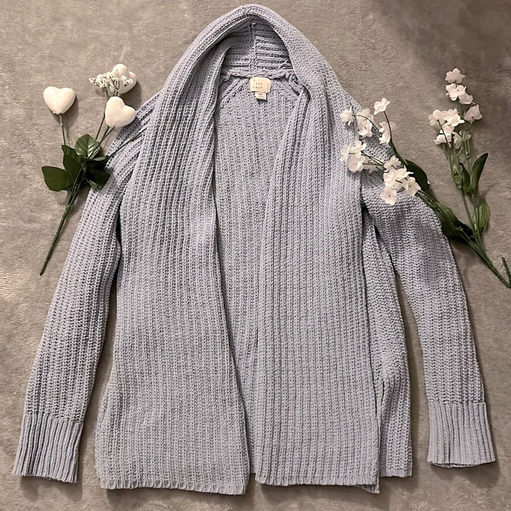 Pale Blue Knit Cárdigan